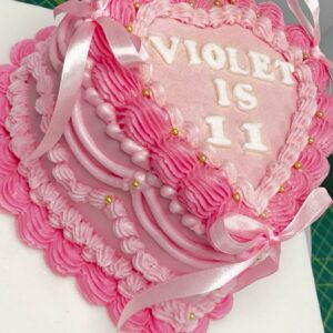 8 inch heart cake