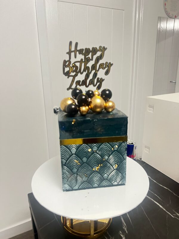 Square Buttercream Cakes - Image 4