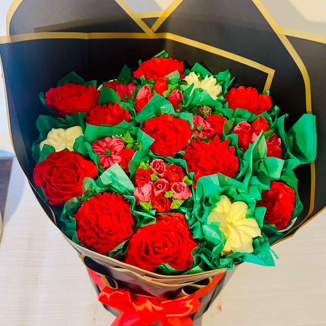 19-Cupcake Flower Bouquet